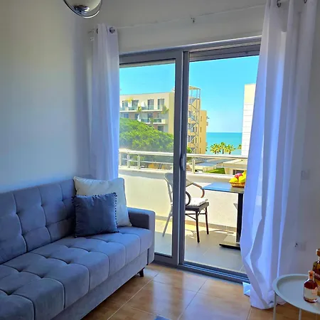 One Bedroom In Golem 077 *