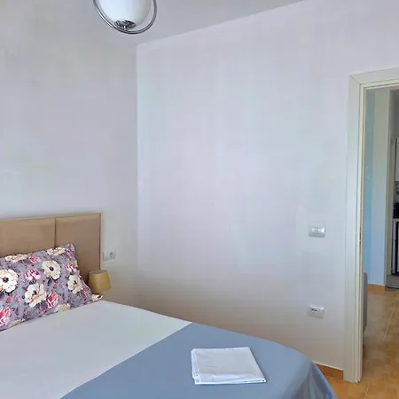 Apartment One Bedroom In Golem 077 Golem (Tirana)